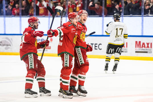 Moras Kalle Kratz jublar