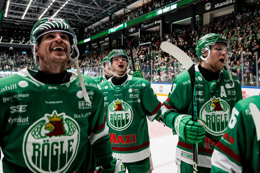 Rögles Brandon Davidson och Henry Bowlby jublar