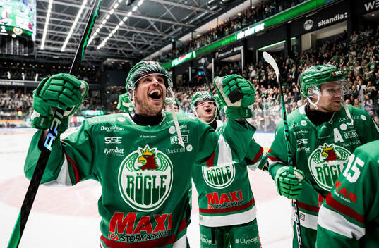 Rögles Brandon Davidson och Henry Bowlby jublar