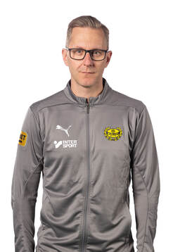 Mjällbys assisterande tränare Christofer Augustsson poserar för ett porträtt den 28 mars 2024 i Sölvesborg.