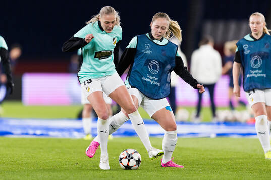 Elma Junttila Nelhage and Alice Bergström of Häcken