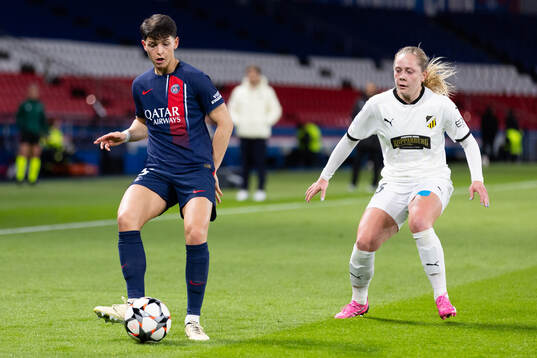 Elisa De Almeida of Paris Saint Germain and Alice