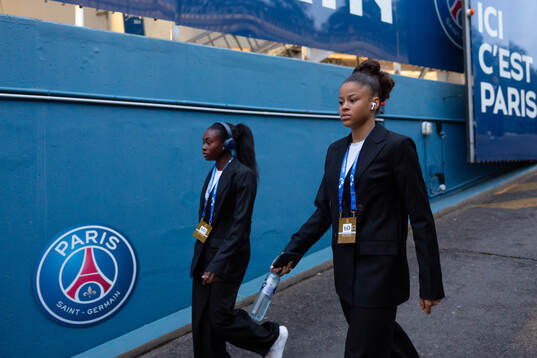 Monica Jusu Bah and Felicia Schröder of Häcken arriving