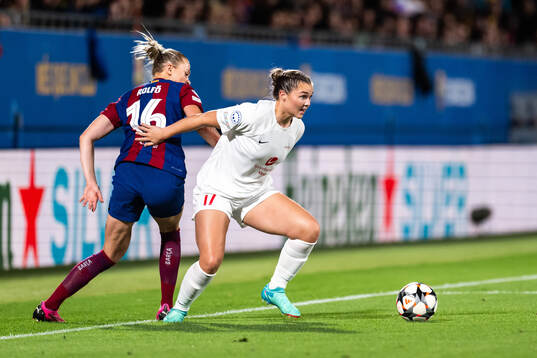Fridolina Rolfö of Barcelona and Anna Nerland Aahjem of Brann
