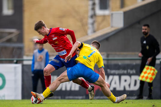Eskilsminnes Lucas Ohlander och Tvååkers IFs Isak Wiman