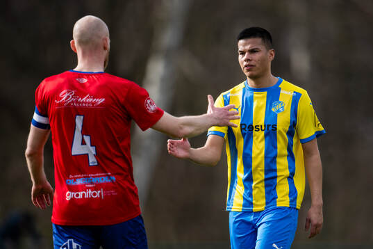 Eskilsminnes Jonathan Larsson och Tvååkers IFs Viktor Nilsson
