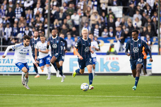 IFK Norrköpings Laorent Shabani mot Malmö FFs Otto Rosengren och Taha Ali