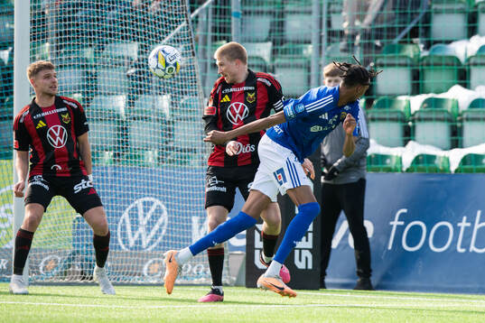 Östersunds Simon Kroon och GIF Sundsvalls Yaqub Finey