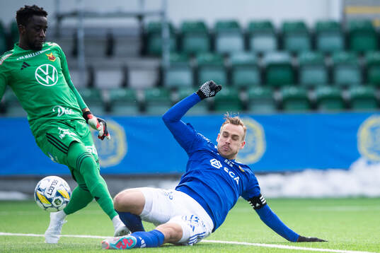 Östersunds Arnold Otieno och GIF Sundsvalls Pontus Engblom