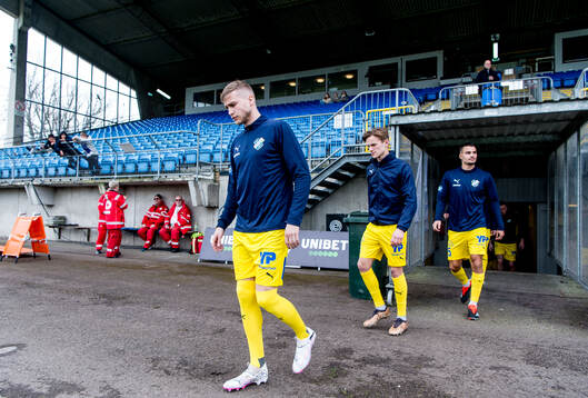 IK Oddevolds spelare kliver in på Vångavallen