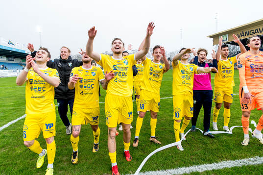 IK Oddevolds spelare jublar