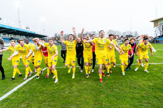 IK Oddevolds spelare jublar