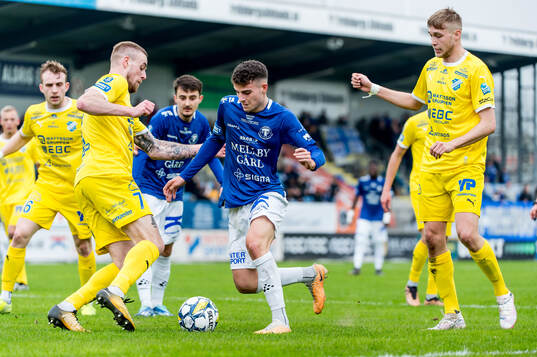 Trelleborgs Eren Alievski och IK Oddevolds Filip Karlin