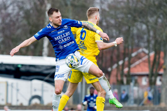 Trelleborgs Filip Bohman och IK Oddevolds Axel Pettersson