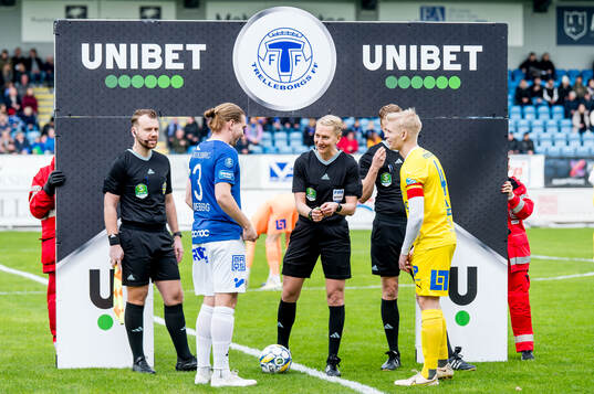 Trelleborgs Charlie Weberg och Domare Tess Olofsson och IK