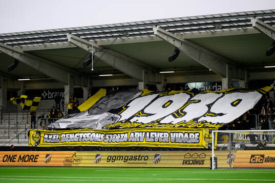 <mj<supportrar med ett tifo