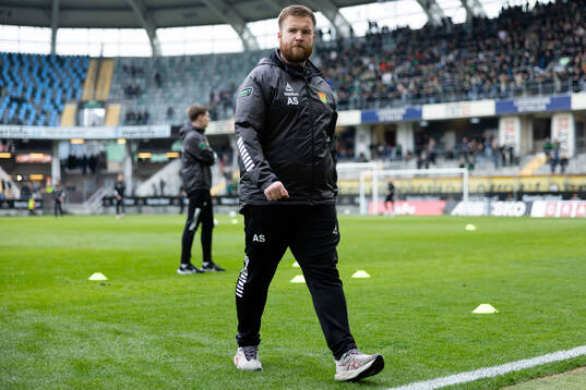 GAIS assisterande tränare Alexander Severin innan