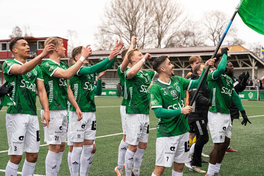 Brages Eirik Asante Gayi, Henry Sletsjøe, Johan Arvidsson, Christopher Redenstrand, Emil Tot Wikström och Kevin Appiah Nyarko jublar