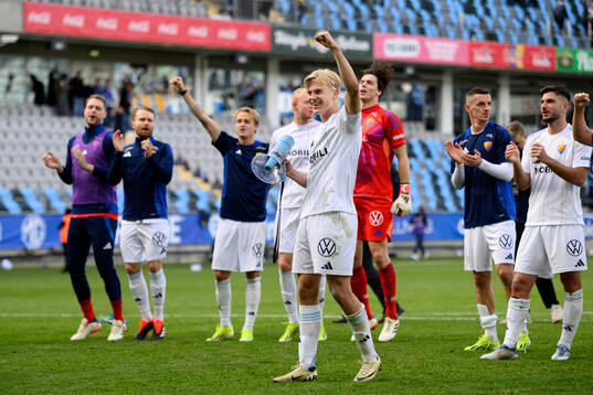Djurgårdens Lucas Bergvall jublar