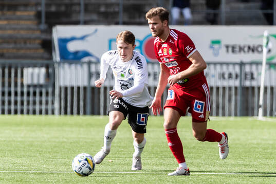 Örebros Victor Backman och Skövde AIKs Elias Lindell