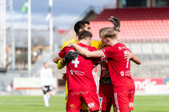 Skövde AIKs Adrian Zendejas, Filip Drinic och Emil