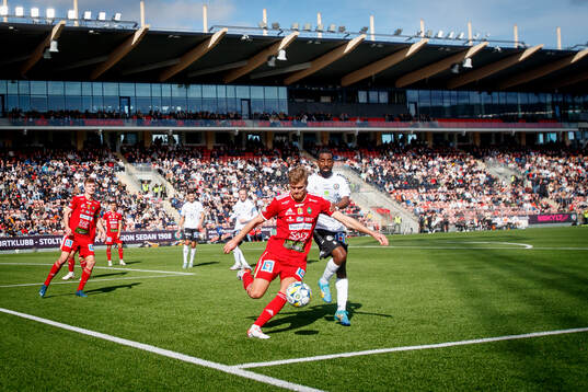 Skövde AIKs Elias Lindell och Örebros Mohammed Khalid Saeid
