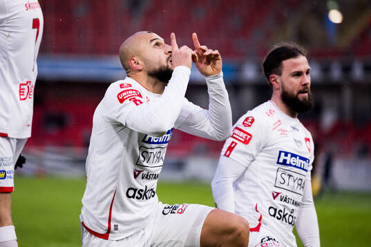 Degerfors Pashang Abdulla jublar efter sitt 0-1 mål