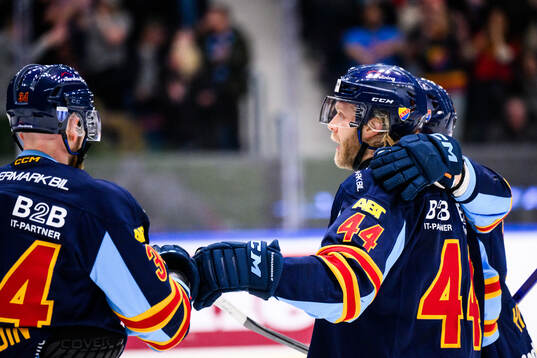 Djurgårdens Olle Liss jublar