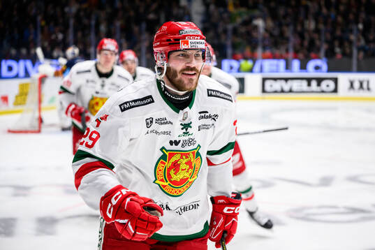 Moras Johan Persson jublar