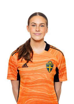 Nellie Markovic, Målvakt poserar för ett porträtt