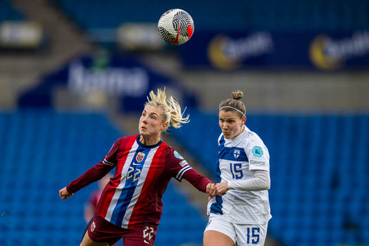 Sophie Roman Haug of Norway and Natalia Kuikka of Finland