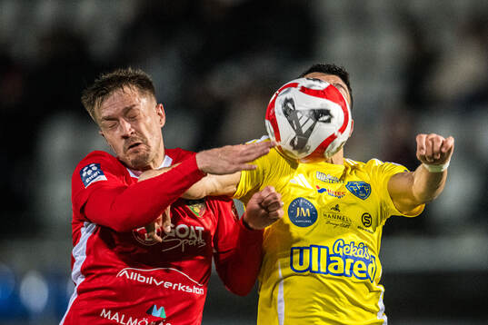 Falkenbergs FFs Leonardo Farah Shahin och Ariana FCs Rasmus