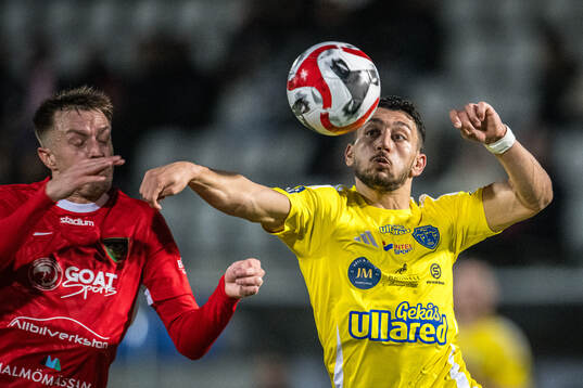 Bla gjennom flere bilder av Fotboll, Divison 1 Södra, Ariana FC - Falkenbergs FF