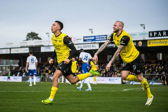 Mjällbys Nicklas Røjkjær jublar efter 3-0