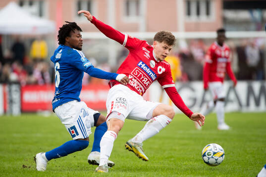Degerfors Gustav Lindgren och GIF Sundsvalls Abdul-Halik Hudu
