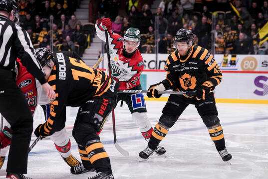 Frölundas Jere Innala och Skellefteås Filip Sandberg