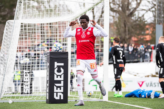 Sandvikens IFs Calvin Kabuye jublar