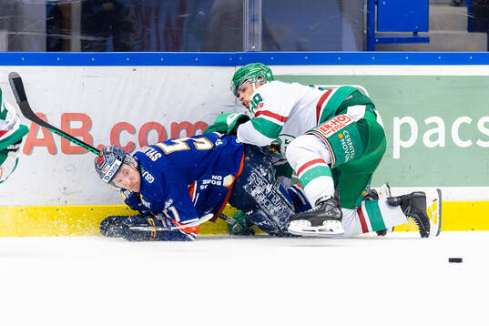 Växjös Emil Sylvegård och Rögles Brandon Davidson