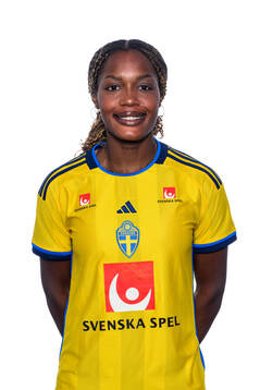 Evelyn Ijeh i det svenska U23-damlandslaget poserar för ett porträtt den 7 april 2024 i Gävle. 