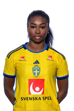 Monica Jusu Bah i det svenska U23-damlandslaget poserar för ett porträtt den 7 april 2024 i Gävle. 