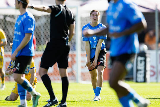 Halmstads Albin Ahlstrand reagerar