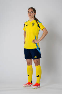  This image has been retouched, objects have been removed.