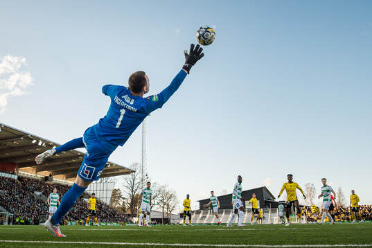 Västerås målvakt Anton Fagerström släpper in 0-1 av