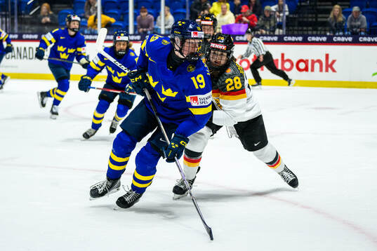 Sara Hjalmarsson of Sweden and Katarina Jobst-Smith of