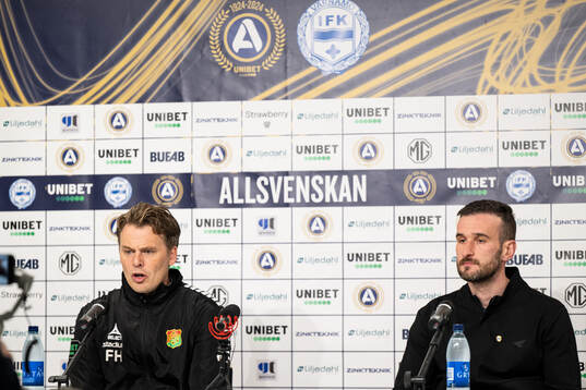 GAISs tränare Fredrik Holmberg och Värnamos tränare Anes Mravac