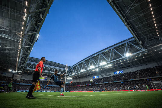 Vy över Tele2 Arena vid en hörna