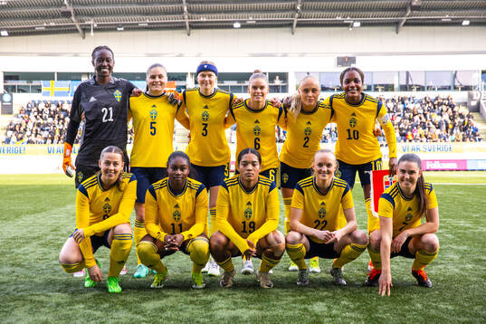  goalkeeper Angel Mukasa, Hanna Wijk, Emma Östlund, My Cato, Alva Selerud, Evelyn Ijeh. Bottom row left to right: Cornelia Kapocs, Monica Jusu Bah, Evelina Duljan, Emma Pennsäter and Emilia Pelgander.