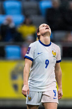 Eugénie Le Sommer of France reacts
