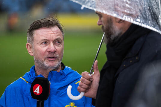 Head coach Peter Gerhardsson of Sweden in Swedish