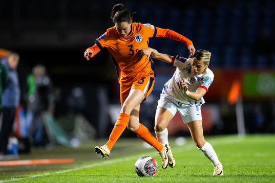 Caitlin Dijkstra of Netherlands and Celin Bizet Ildhusøy of Norway